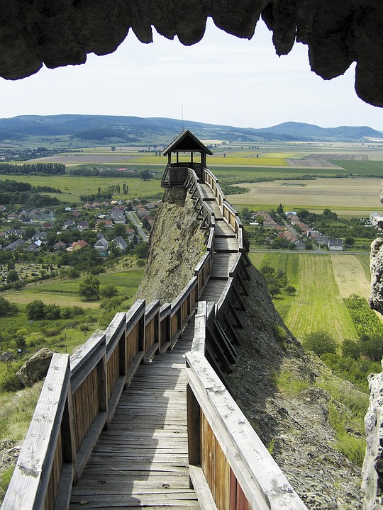 boldogkovaralja-4958317_960_720